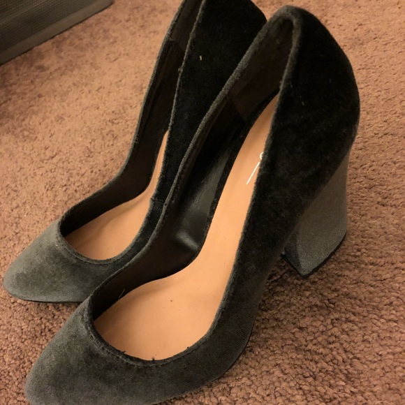 grey velvet pumps